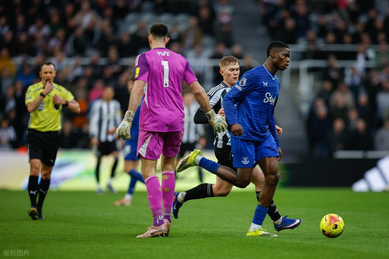 华体会平台-英超：伯恩利士气低迷，埃弗顿能否延续火热状态？埃弗顿VS伯恩利