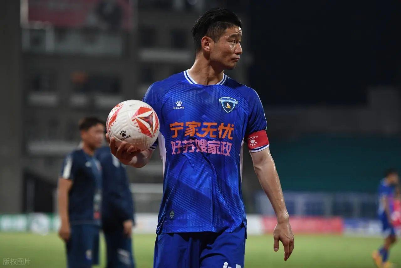 hth华体会-鲁能王牌功勋正式离开俱乐部，曾是国足全能球员，表现可圈可点