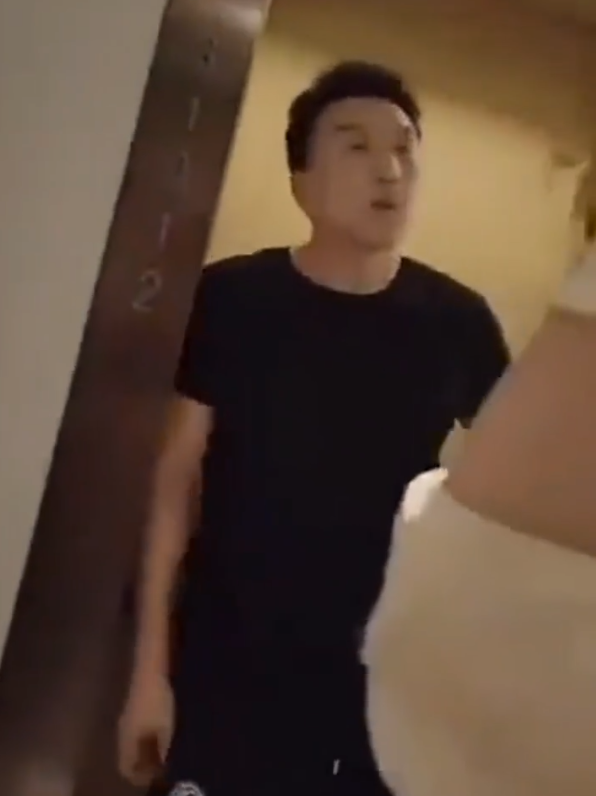 华体会官方网站-女子酒店抓获丈夫出轨，无法容忍不戴避孕套，丈夫：她是我朋友